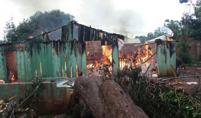 Incendio de vivienda deja dos fallecidos