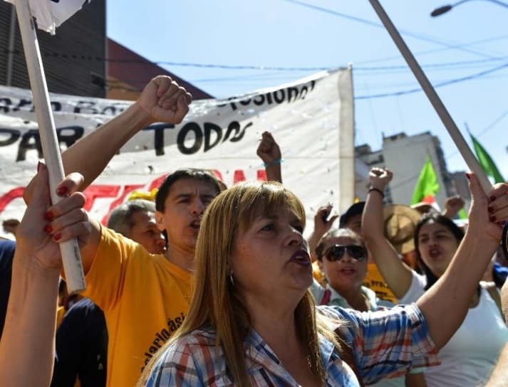 Docentes marcharán para exigir aumento salarial