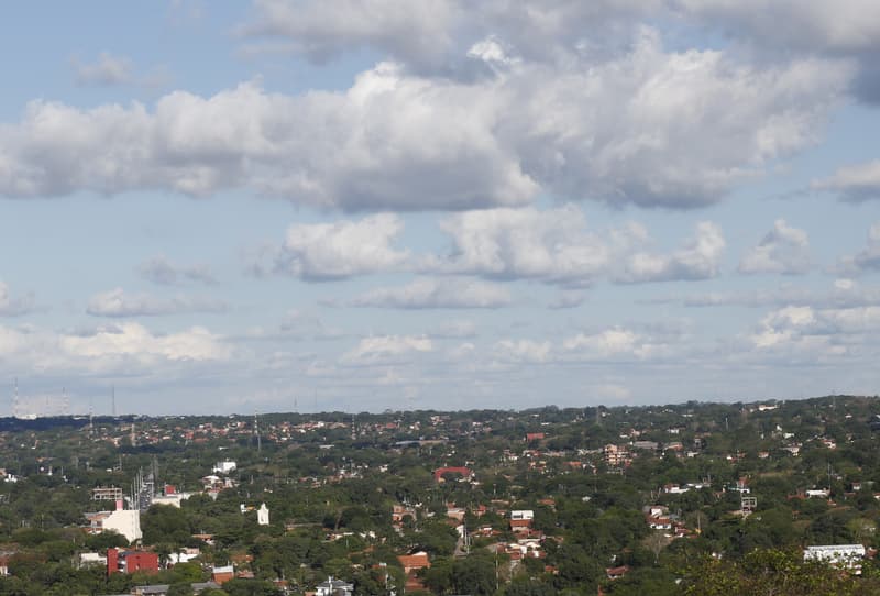 Pronostican lunes caluroso