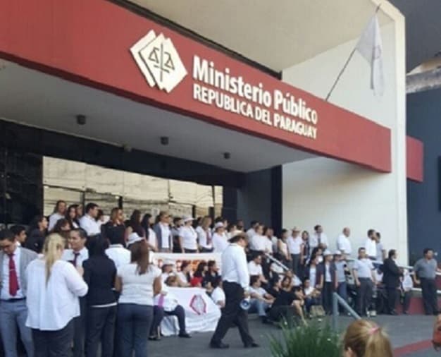 Aprueban aumento salarial para funcionarios fiscales