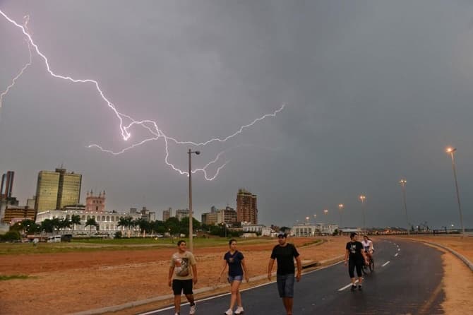 Anuncian tormentas eléctricas para seis departamentos