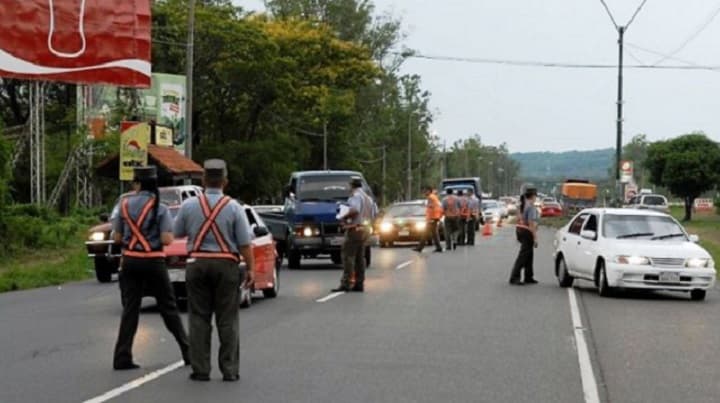 Conductor alcoholizado arrolla a un agente de tránsito