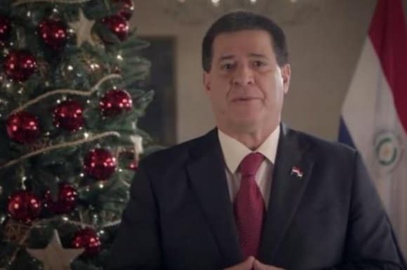 Cartes se jacta de sus "logros" en mensaje navideño