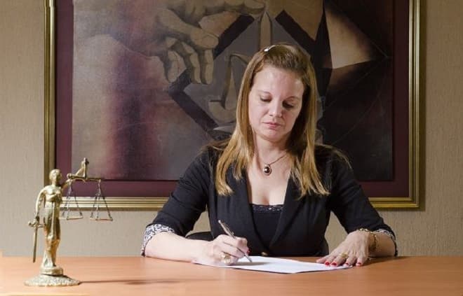 Fiscal con suspensión continúa en su cargo