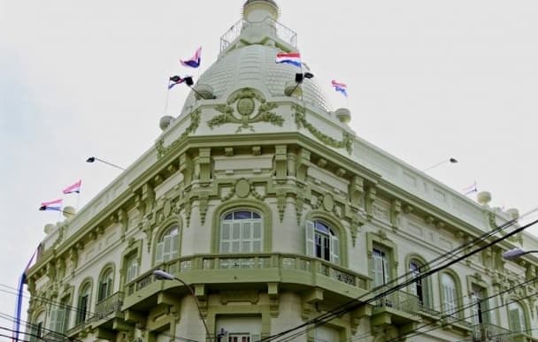 Festival de sobresueldos para funcionarios antes de elecciones