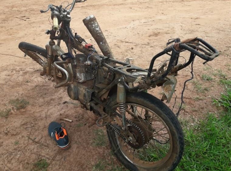 Familia fallece en accidente de moto