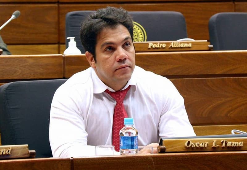 Tuma había confesado tráfico de influencias y ahora jura en el Jurado