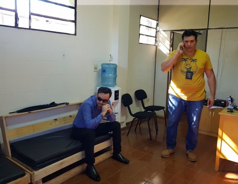 Mujer que cayó del octavo piso clamó por ayuda