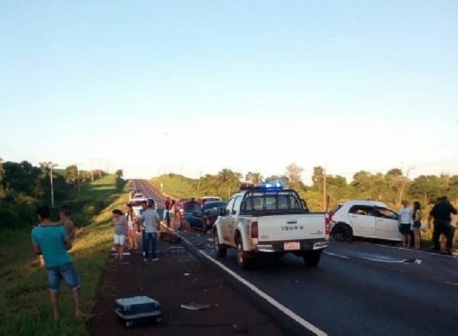 Triple choque deja cinco fallecidos