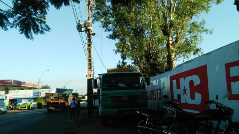 Roban energía para acto cartista