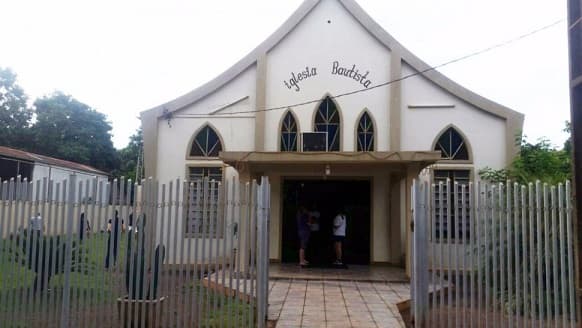 Pastor muere electrocutado colocando luces navideñas