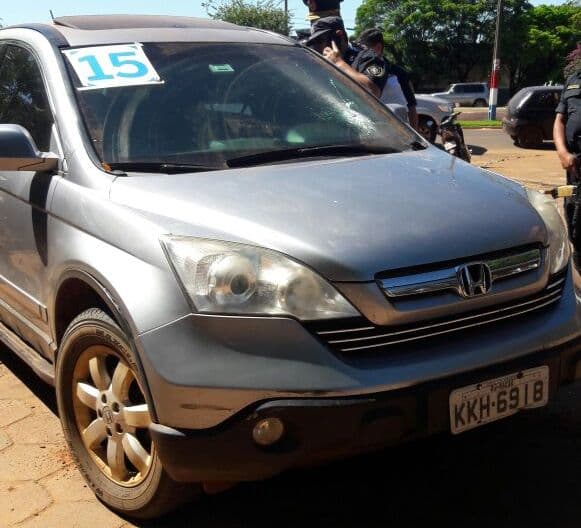 Balean vehículo al servicio de senador