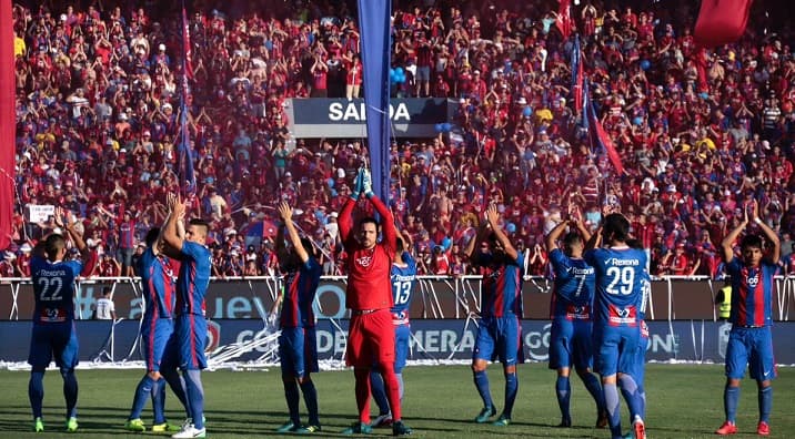 Olimpia saluda al campeón