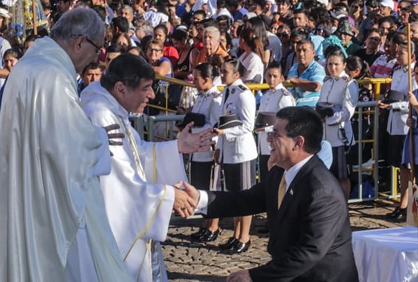 Cartes, nuevamente con desperfectos en su helicóptero