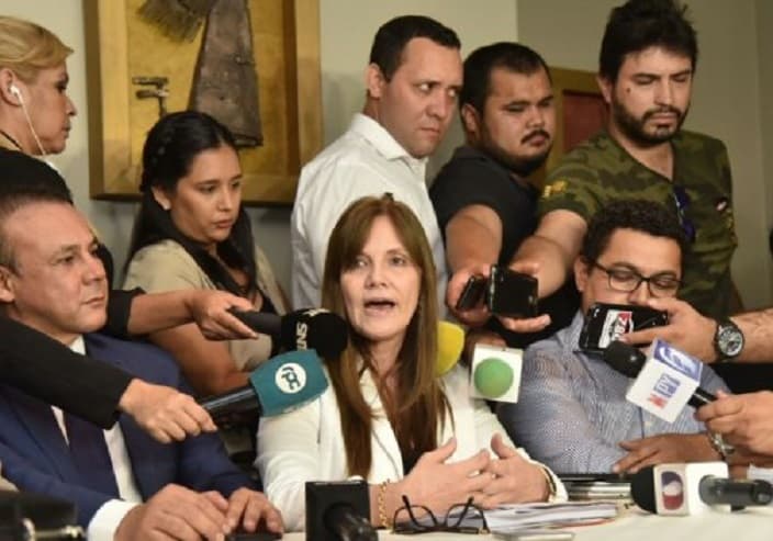 Expareja de Casuso insinúa que crimen fue promovido por policías