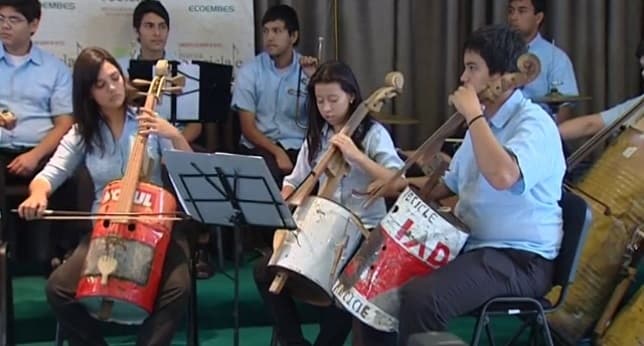 Músicos de la Orquesta de Cateura llegan a España