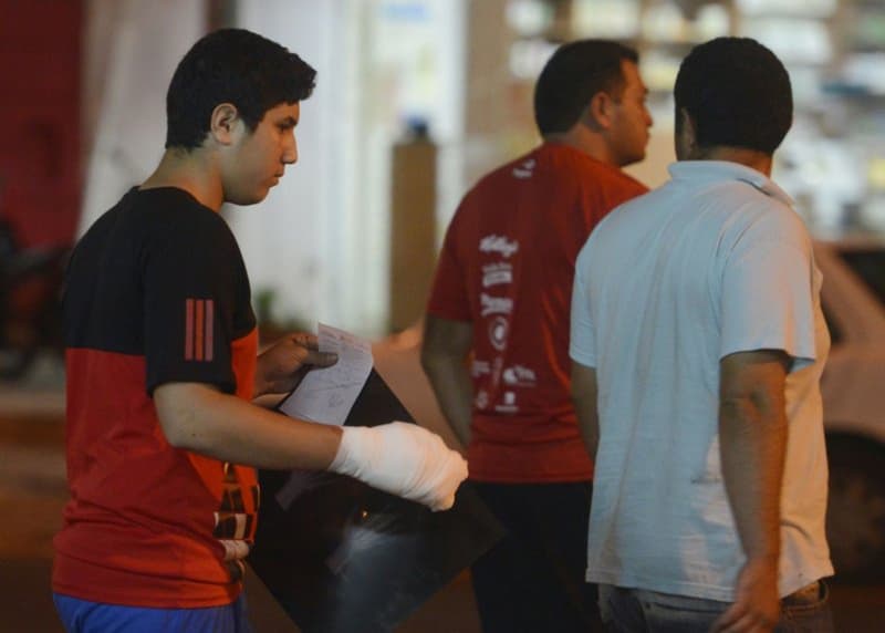 Joven pierde dos dedos tras explosión de pirotecnia