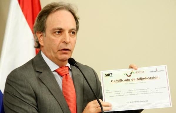 Allanan estancia del presidente del Indert