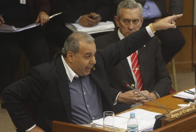 “A mí me gusta darle dinero a las mujeres”