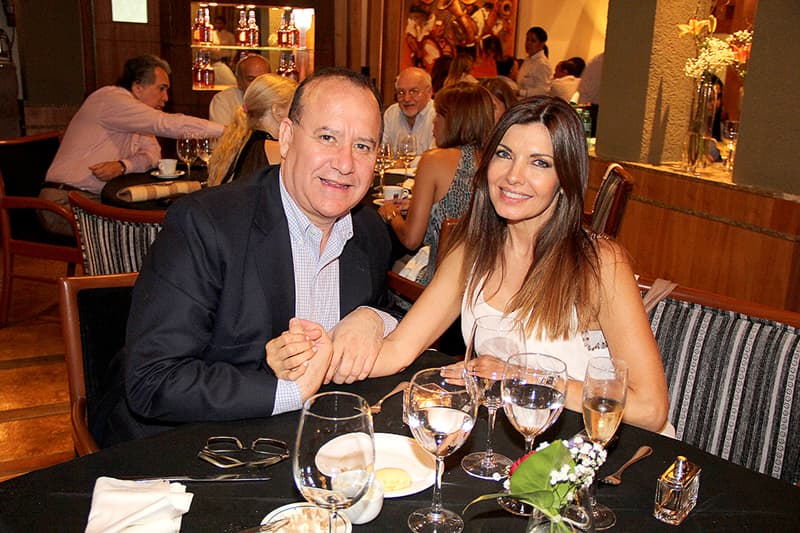 Esposa de asesor amasó 12.000 millones en Gobierno de Cartes