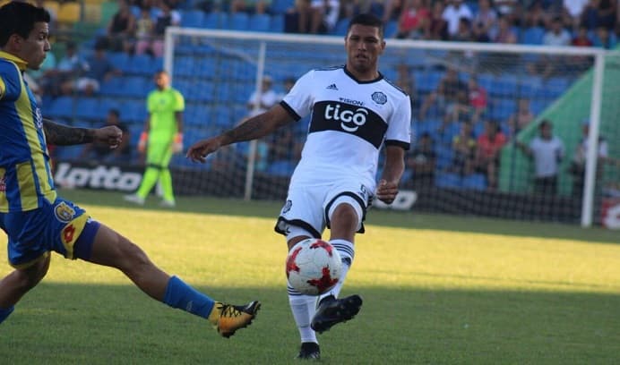 Olimpia venció pero no le alcanzó