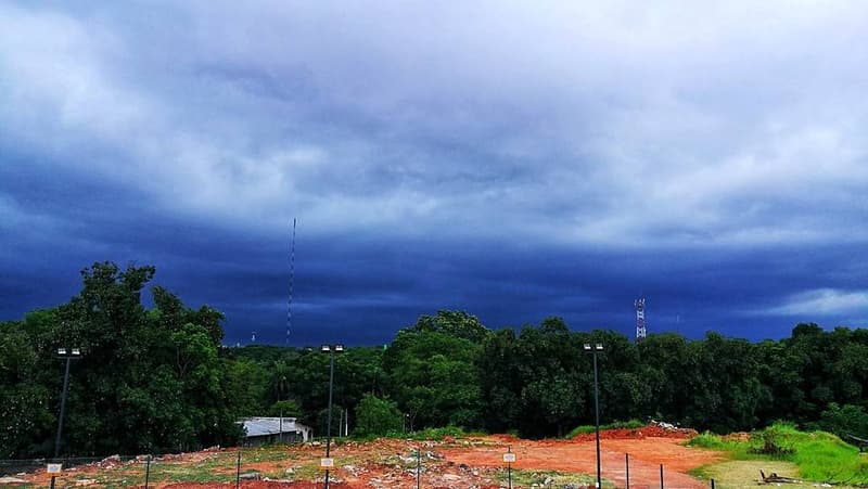 Anuncian tormentas eléctricas al finalizar la jornada