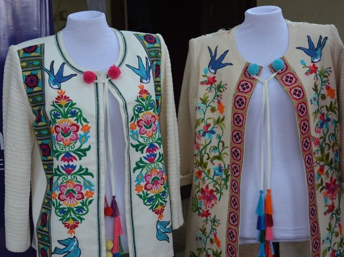 Elaboran artesanía en busca de la reinserción