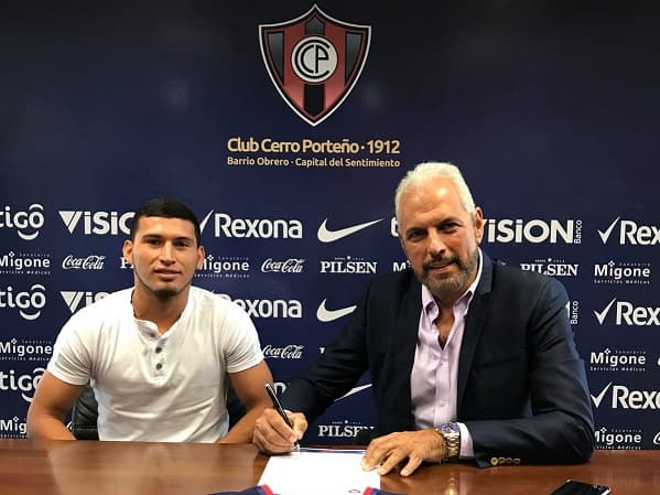Cerro compra el 100% del pase de Juan Escobar