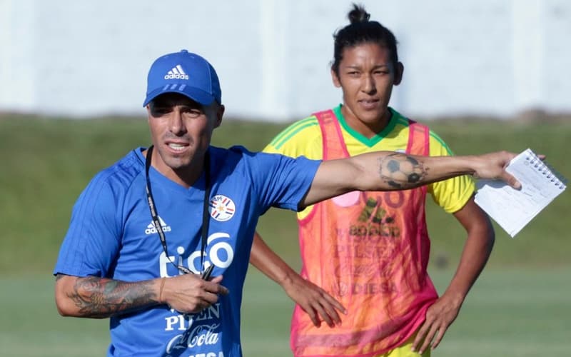 Bochorno: Técnico de la Albirroja duró dos días