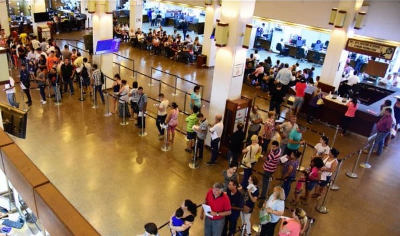 Clientes con abultadas facturas coparon oficinas de la ANDE