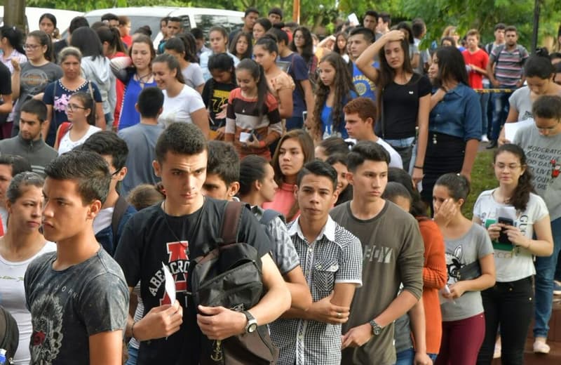 Inician pruebas para acceder a las becas de Itaipú