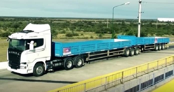 Cartes se beneficiará con bitrenes para vender cigarrillos, denuncian