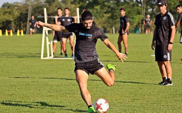 Futbolista de Olimpia es denunciado por golpear a su pareja