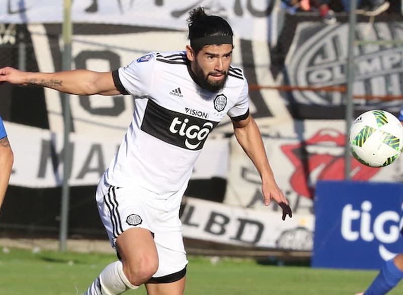 Burgos hasta casi asfixia a su pareja, según relato de abogado