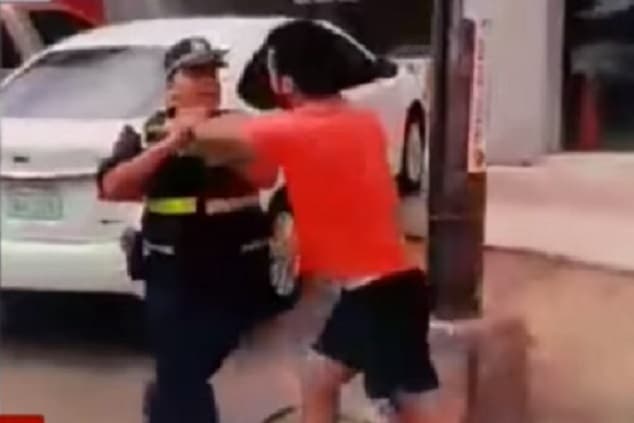 Conductor enfurecido agrede a PMT