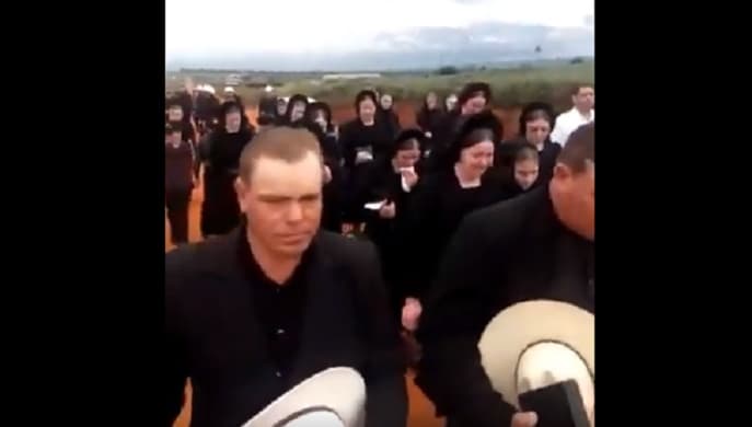 Miles de personas despidieron a Abrahán  Fehr en Manitoba