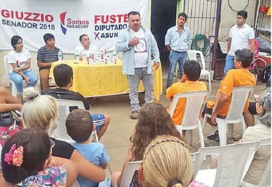 Candidato a diputado reparte cámaras de seguridad