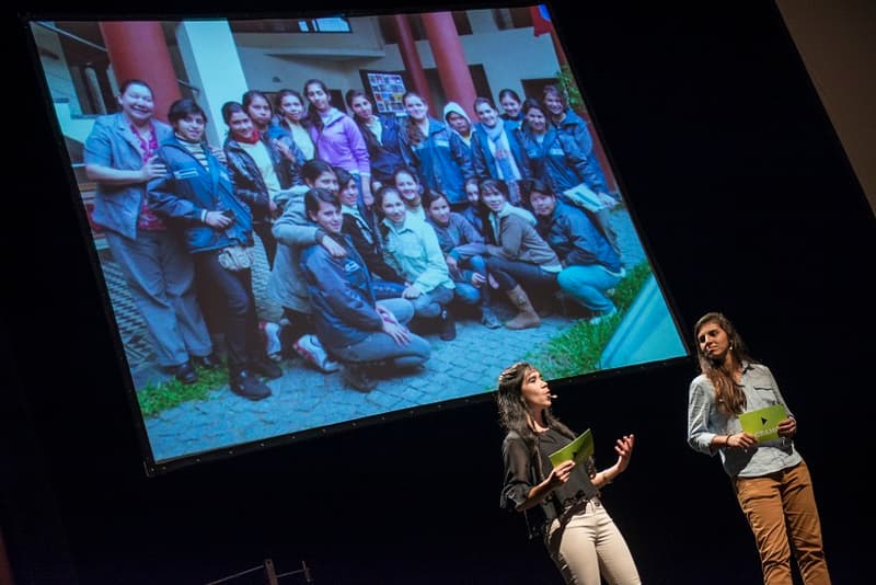Gramo presenta material didáctico con ocho casos de éxitos