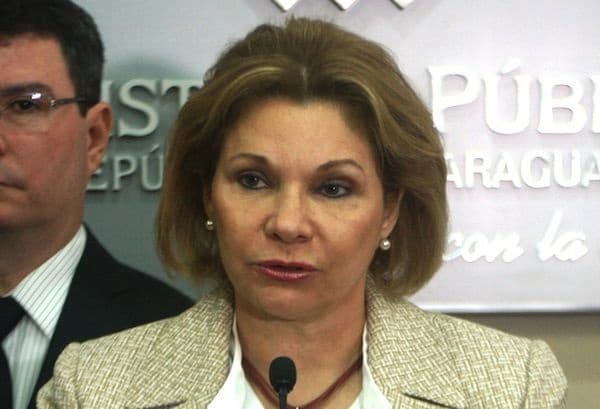 Viceministra “protege” a exportadores de cigarrillos de Cartes, denuncian