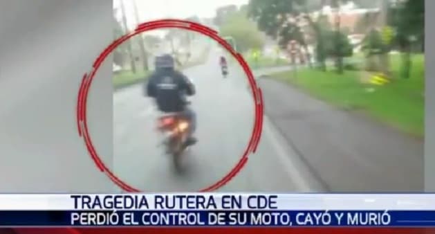 Video muestra muerte de hombre al caer de su moto