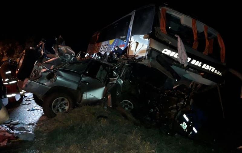 Dos muertos en choque frontal