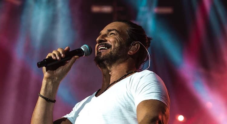Confirman vuelta de Arjona a Paraguay