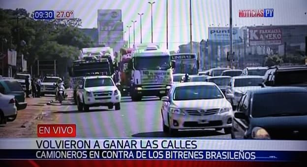 Camiones vuelven a copar avenidas hacia el centro