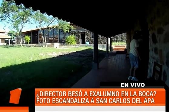 Apartan a director por besar a un estudiante