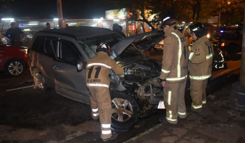 Conductor abandona a amigos heridos luego de choque