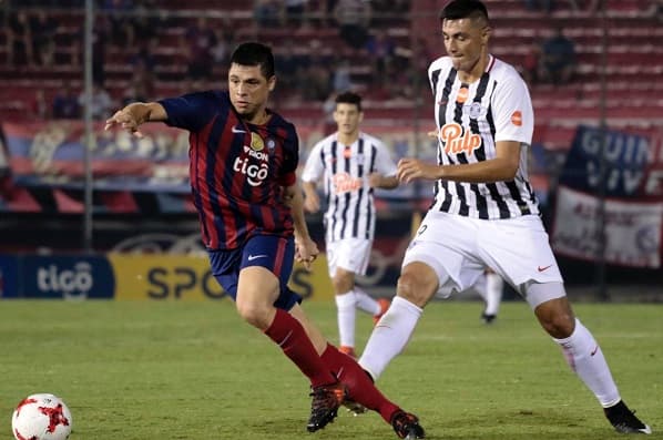 Vibrante empate entre Libertad y Cerro