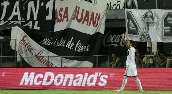 Olimpia humilla a Guaraní y se ubica en la punta