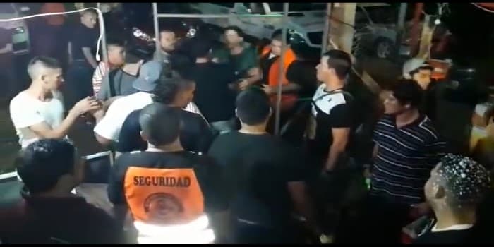 Incidentes y golpes en carnaval guaireño