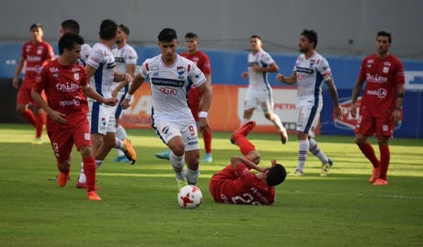 Nacional no puede con 3 de Febrero