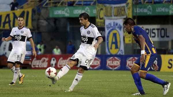 Emotiva igualdad entre Luqueño y Olimpia